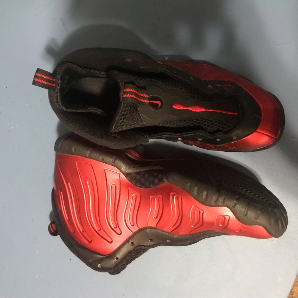 Red nike foam posites size 5